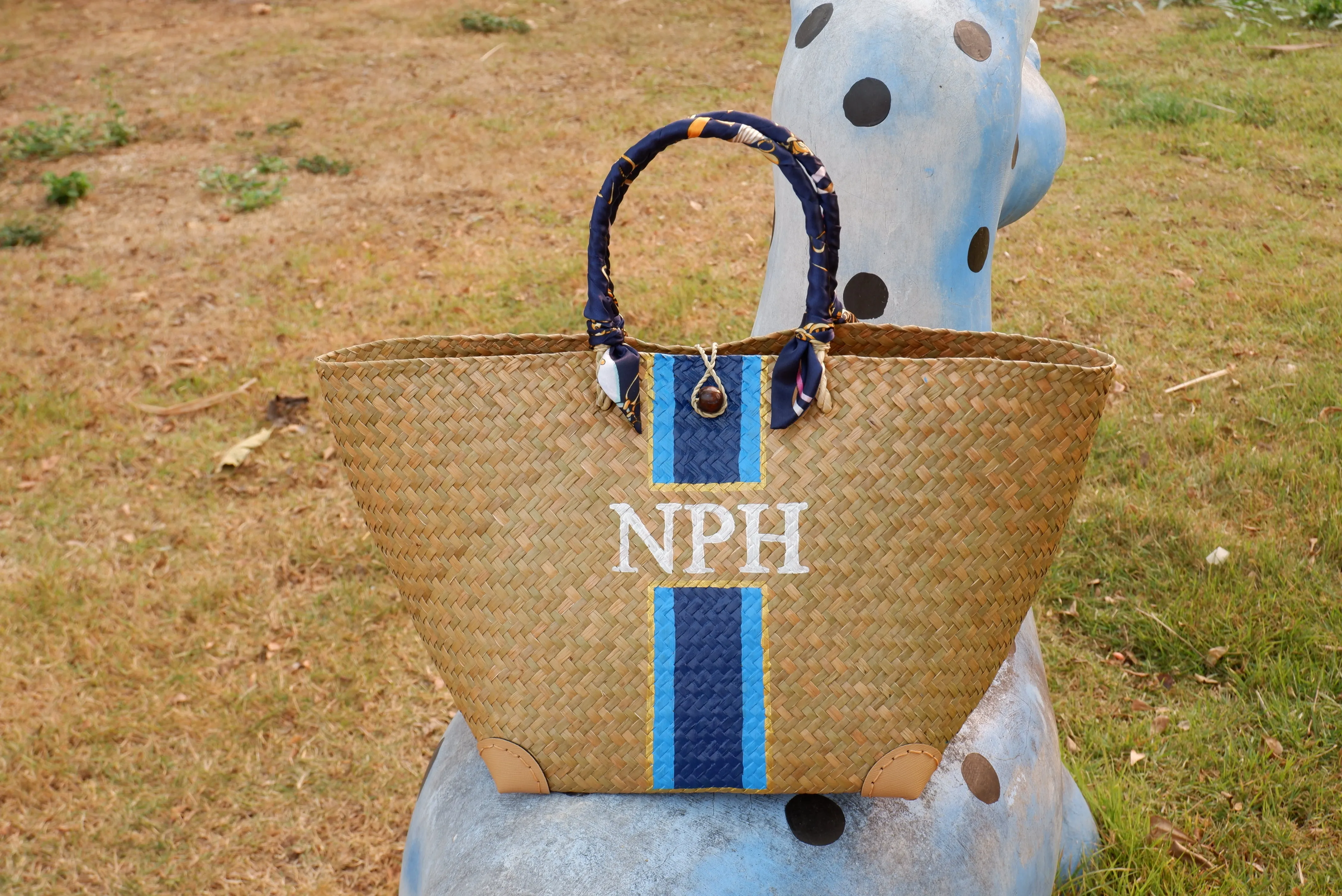 Customizable monogram straw bag