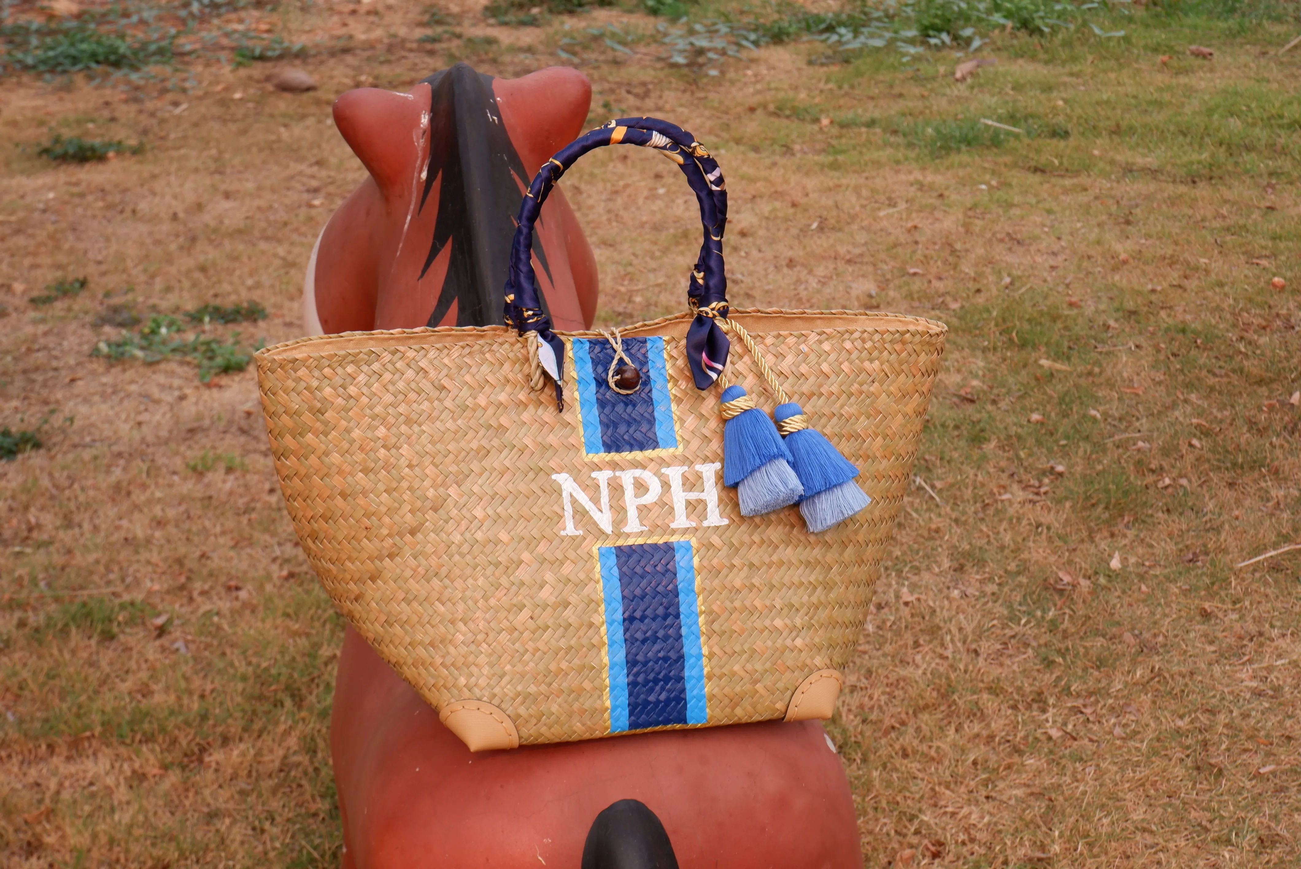 Customizable monogram straw bag