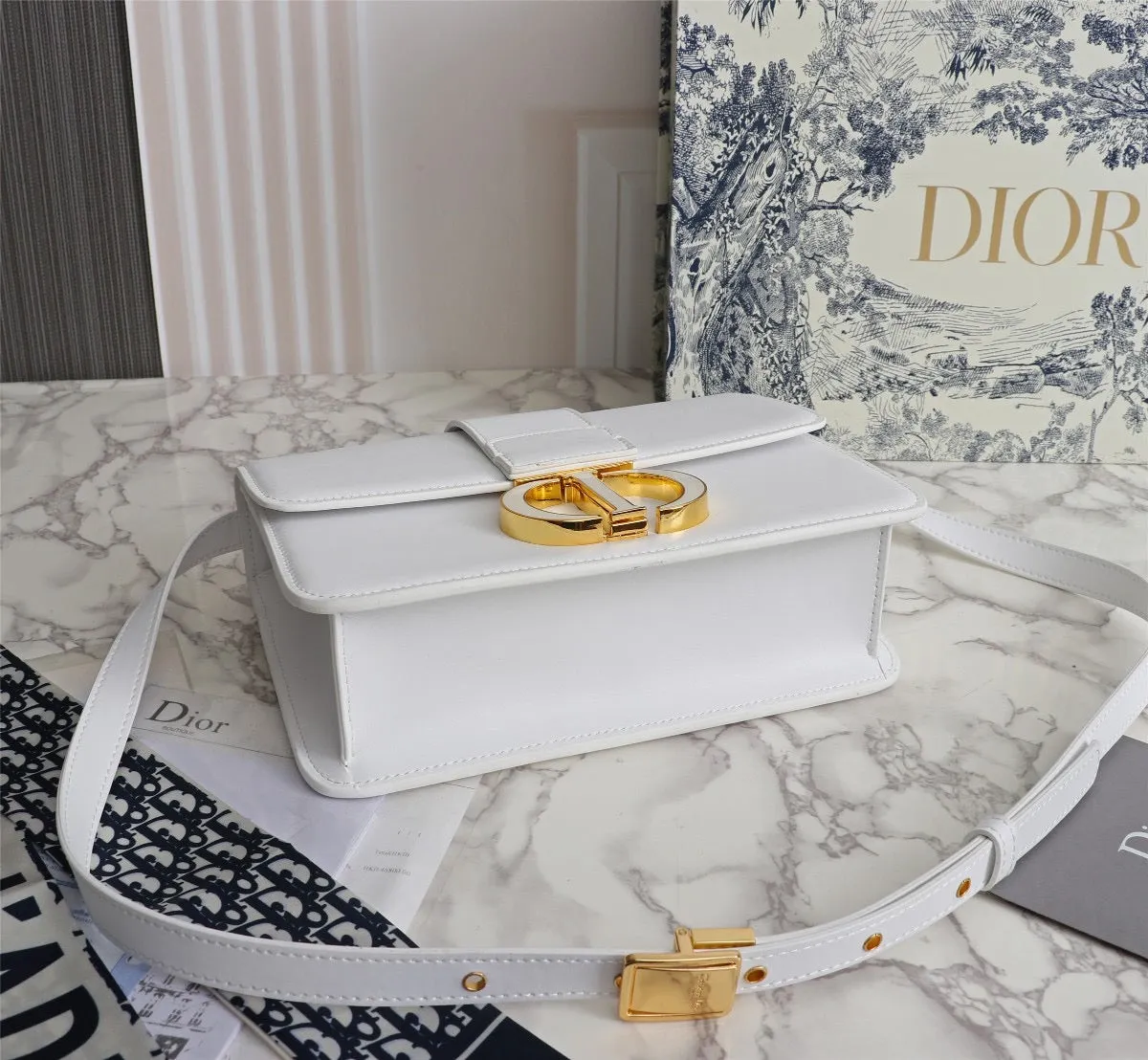 DR275 30 Montaigne Bag / 9.5 x 6.5 x 3 inches
