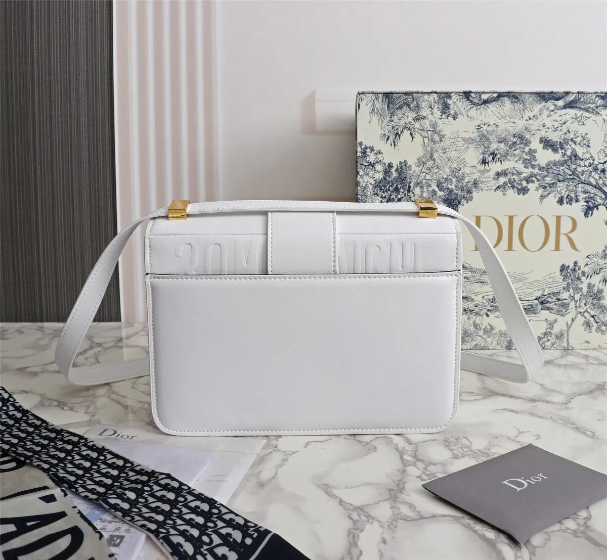 DR275 30 Montaigne Bag / 9.5 x 6.5 x 3 inches
