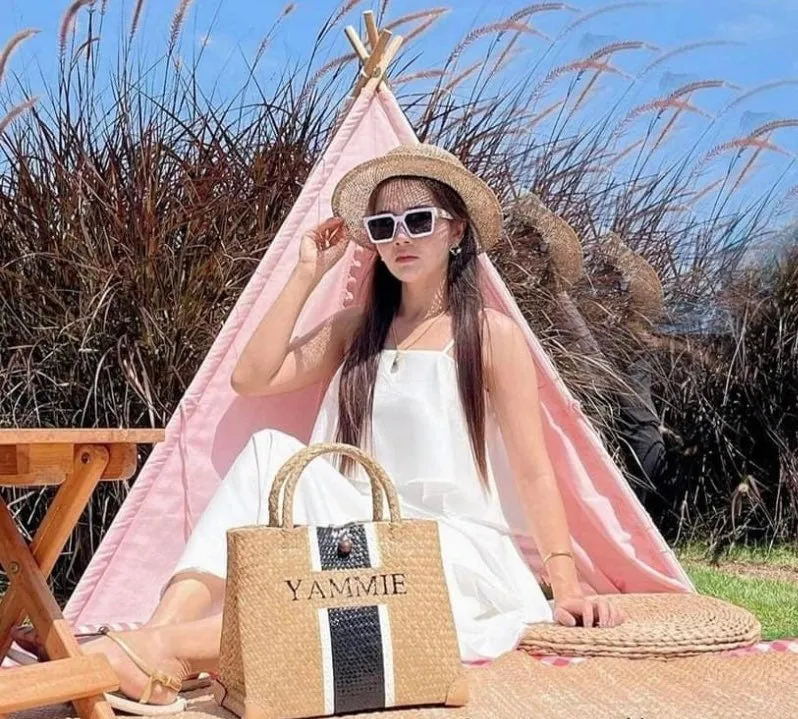 Monogram bag bachelorette / straw beach bag / bridesmaid tote / Engagement Gifts