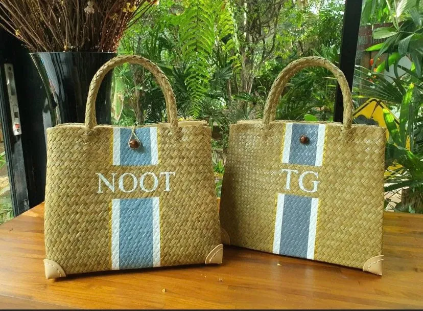 Monogram bag bachelorette / straw beach bag / bridesmaid tote / Engagement Gifts
