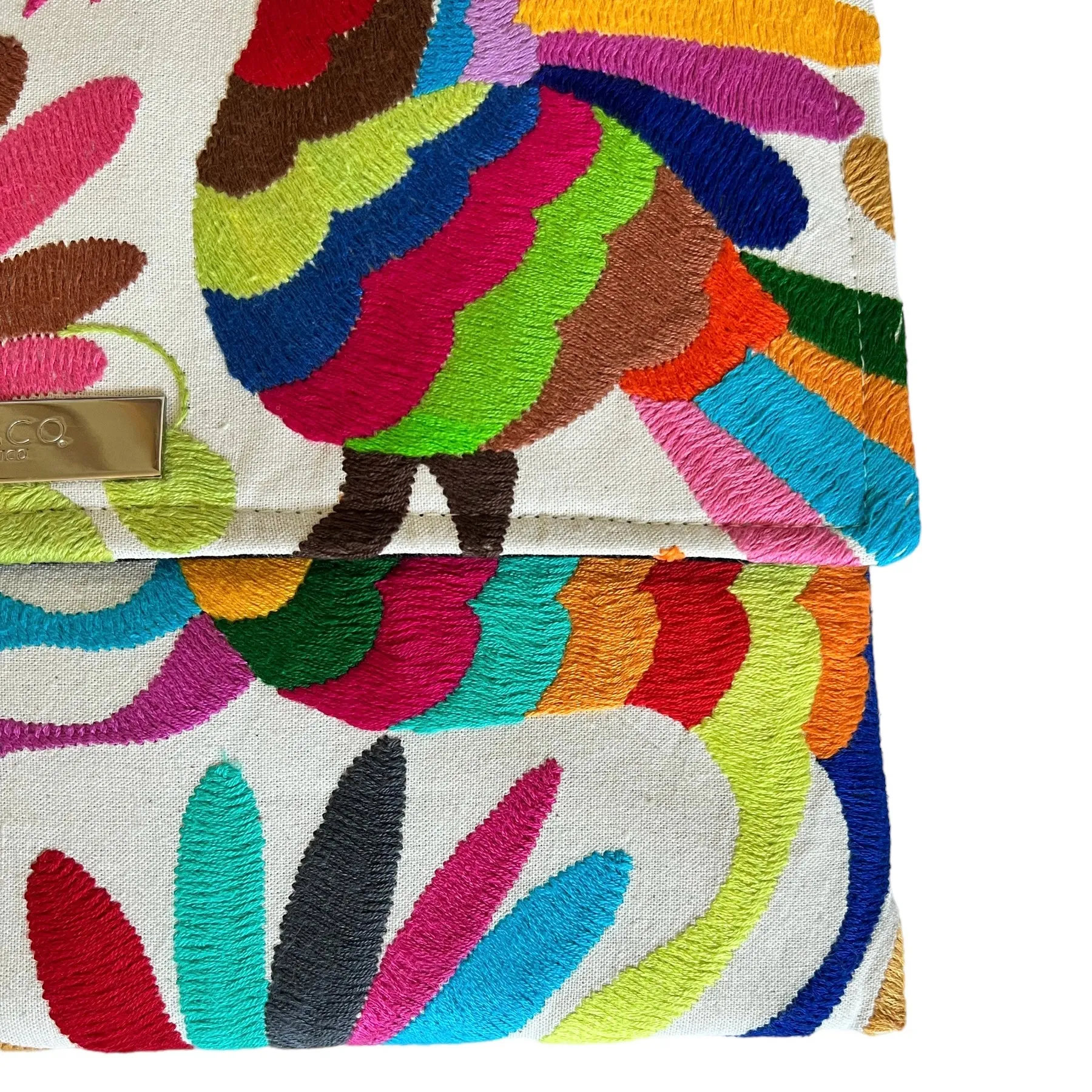 White/Multi Otomi Clutch (Pink Flower)
